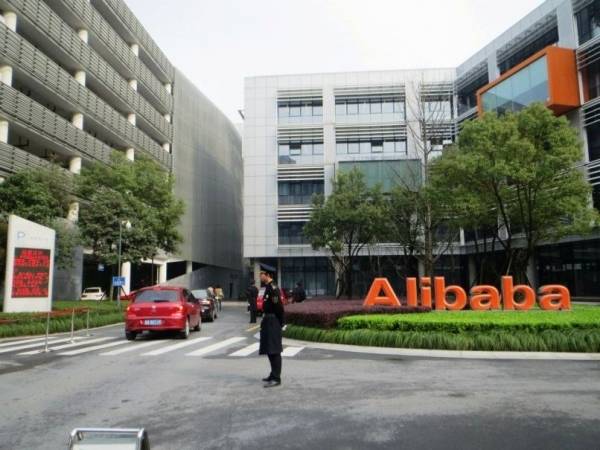 Alibaba crea el primer híbrido entre compra física y virtual