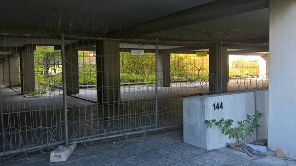 Edificio gubernamental abandonado.