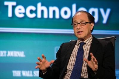 Ray Kurzweil cada vez más cerca de su singularidad