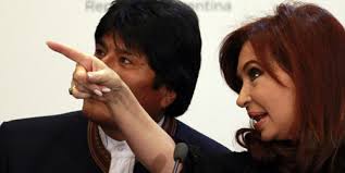 Evo Morales y Cristina Fernández, en la misma dirección.
