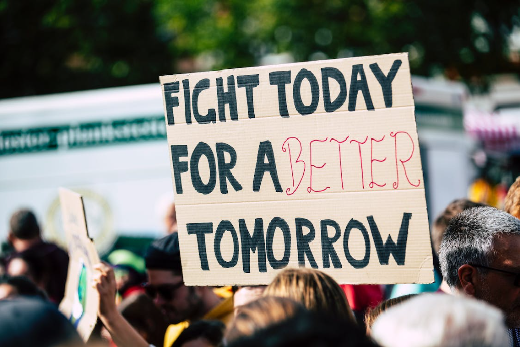 ¿Por qué la sociedad mundial no confía en la clase política?