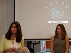 Carmen García (izquieda), directora de IBM Commerce en España, junto a Paula Butragueño, ingeniera y bloguera de InspiraFit.