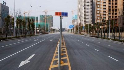 Una avenida vacía en Yueyang, provincia de Hunan, al sudeste de China en enero de 2020.