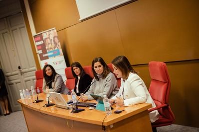 Mujeres periodistas alzan la voz por la transversalidad en la perspectiva de género