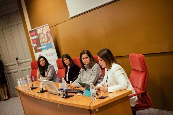 Mujeres periodistas alzan la voz por la transversalidad en la perspectiva de género