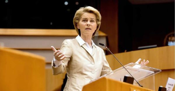 Discurso de la presidenta de la Comisión Europea Ursula von der Leyen ante el pleno del Parlamento Europeo sobre la actuación coordinada de la UE. / Imagen: Centro de documentación europea de la Universidad de Granada.