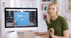 Wix y Karlie Kloss llevan la facilidad para crear una página web a la Super Bowl
