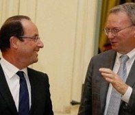 Hollande con Eric Schmidt, presidente de Google