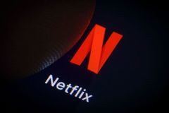Netflix está imparable y gana suscriptores, mejora ingresos, duplica beneficios... y aumenta su deuda